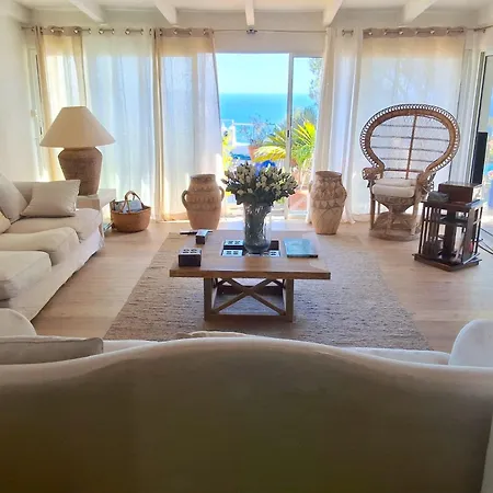Paomia Villa *