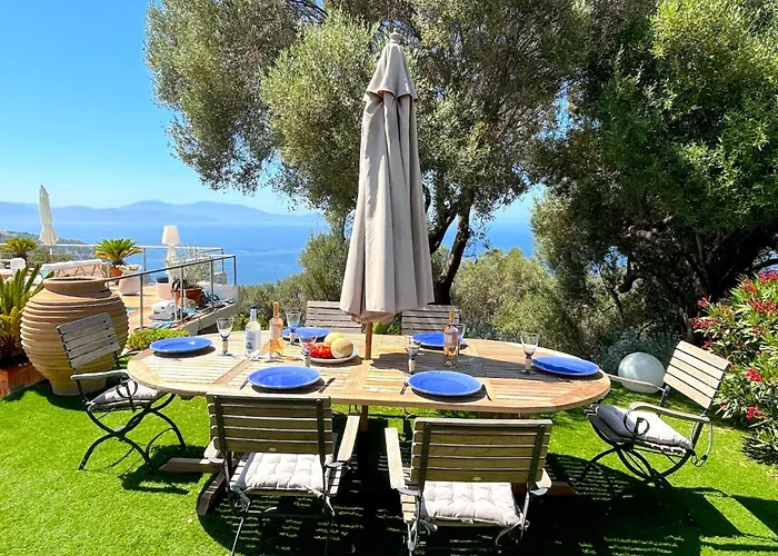 Paomia Villa Cargese