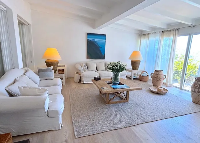 Paomia Villa Cargese