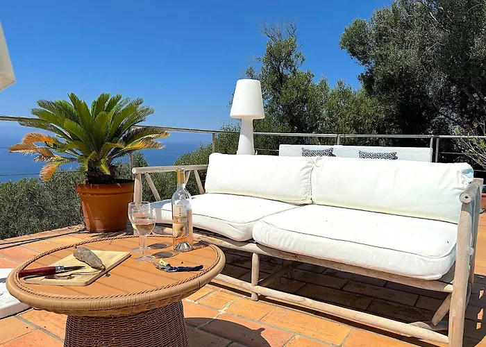 Paomia Villa Cargese