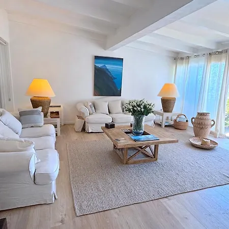 Paomia Villa Cargèse